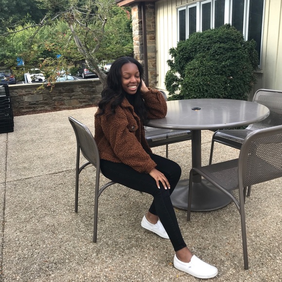 Meet your Posher, Destiny - Picture 2 of 2